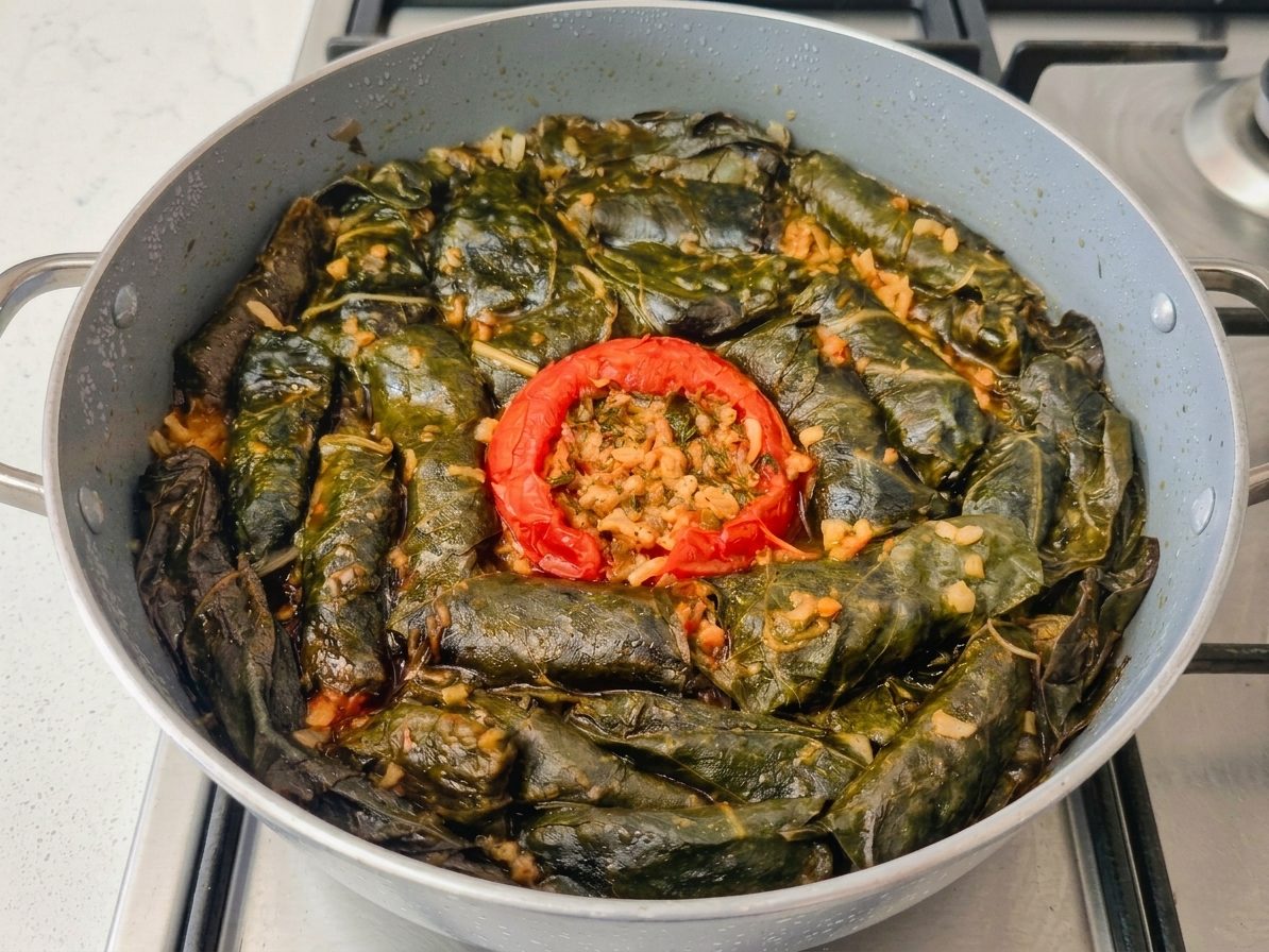 עלי סלק (מנגולד) ושלל ירקות ממולאים בכל טוב – טעים, ביתי ומלא טעמים