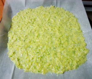 משטחים את מרכיבי התחתית בתבנית