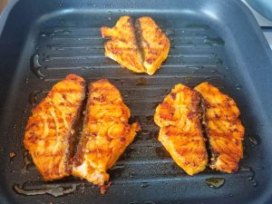 הדג הצלוי במחבת פסים