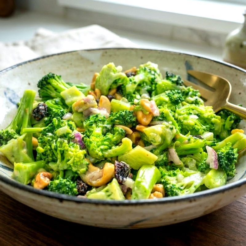 סלט ברוקולי טעים