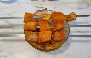 משפדים את הדג על שיפוד